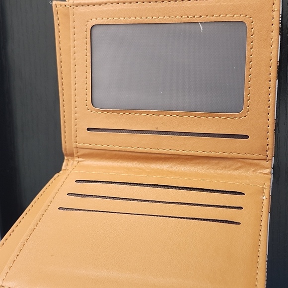 Peanuts Snoopy Wallet - White and Tan - Picture 3 of 8